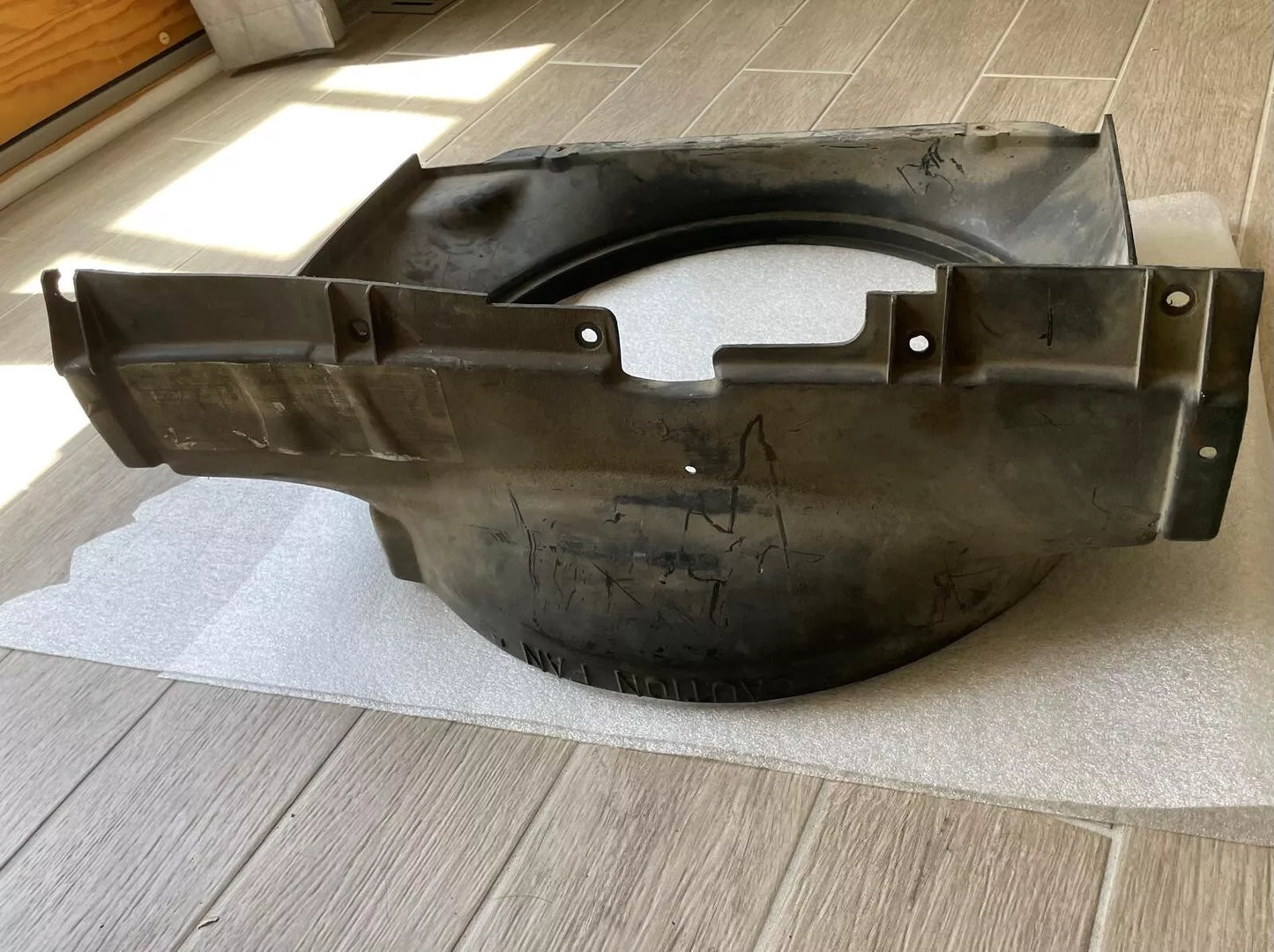 1978-88 Chevrolet G Body Monte Carlo Cutlass V6 Radiator Fan Shroud