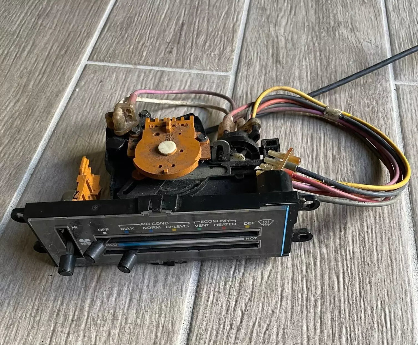 78-88 Chevrolet Monte Carlo Cutlass AC Temperature Climate Control Unit G-body