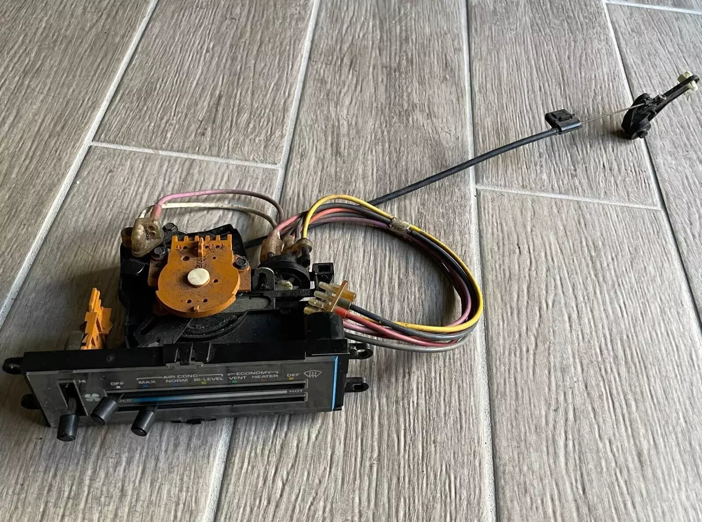 78-88 Chevrolet Monte Carlo Cutlass AC Temperature Climate Control Unit G-body