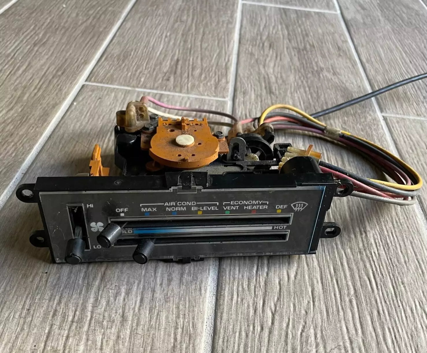 78-88 Chevrolet Monte Carlo Cutlass AC Temperature Climate Control Unit G-body