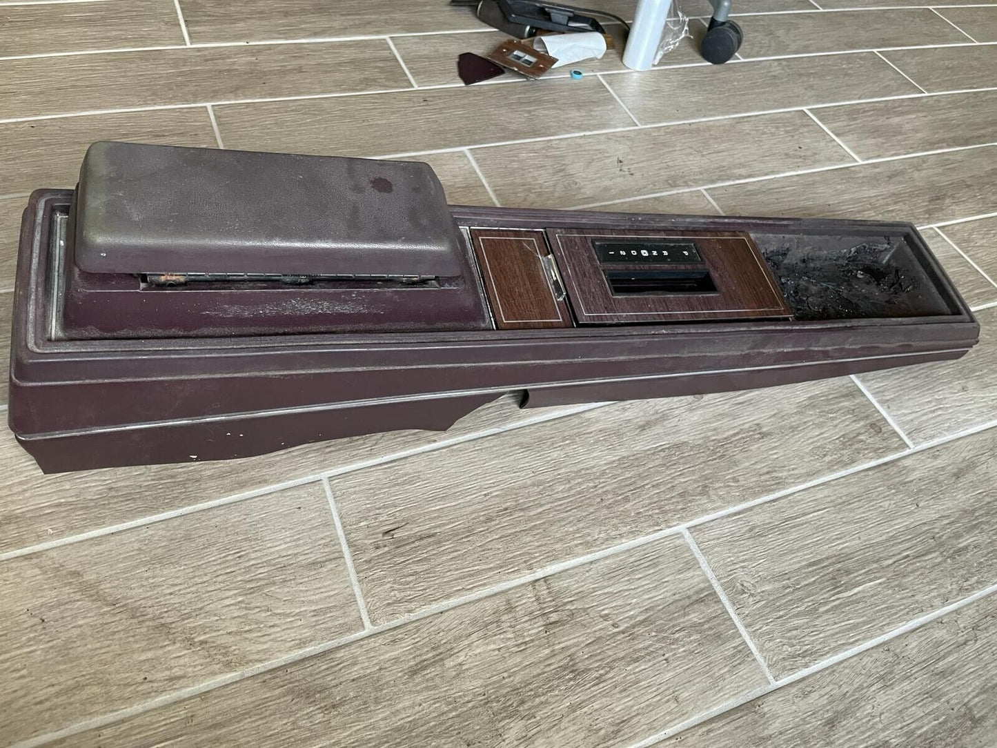 1981-1988 Gbody Cutlass Salon supreme original Center Console OEM GM