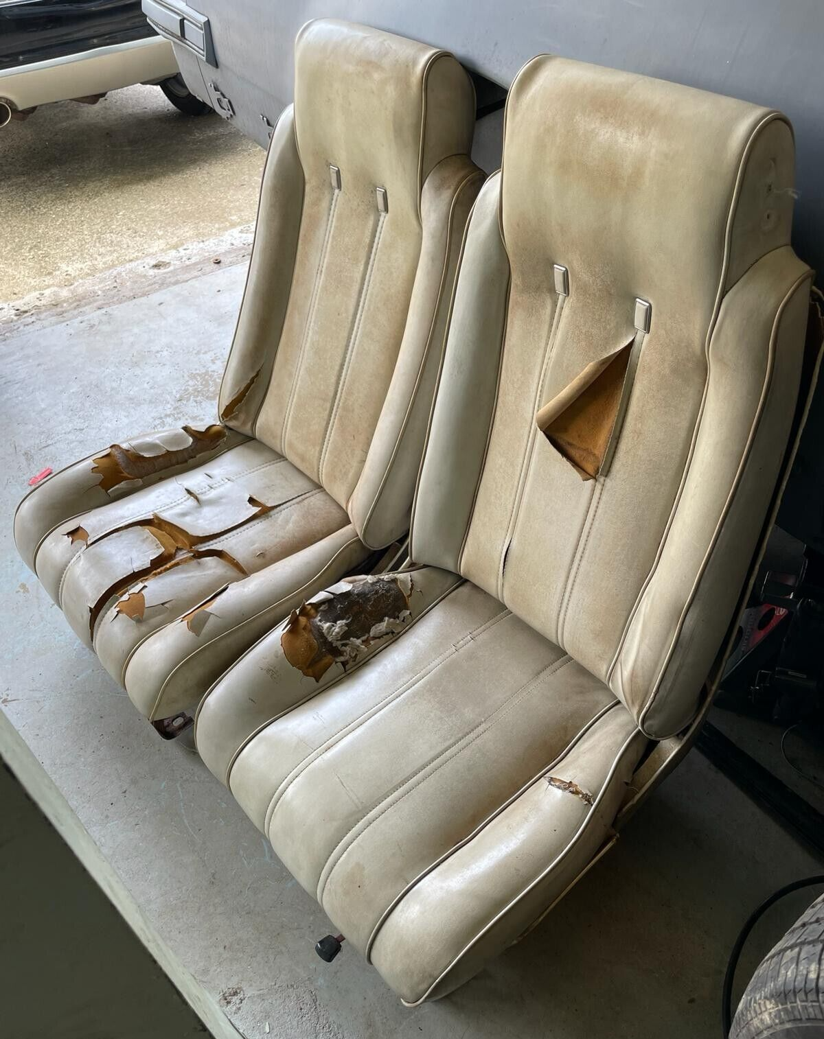 78-88 Monte Carlo El Camino Gbody White Front Seats Bucket Seats Set