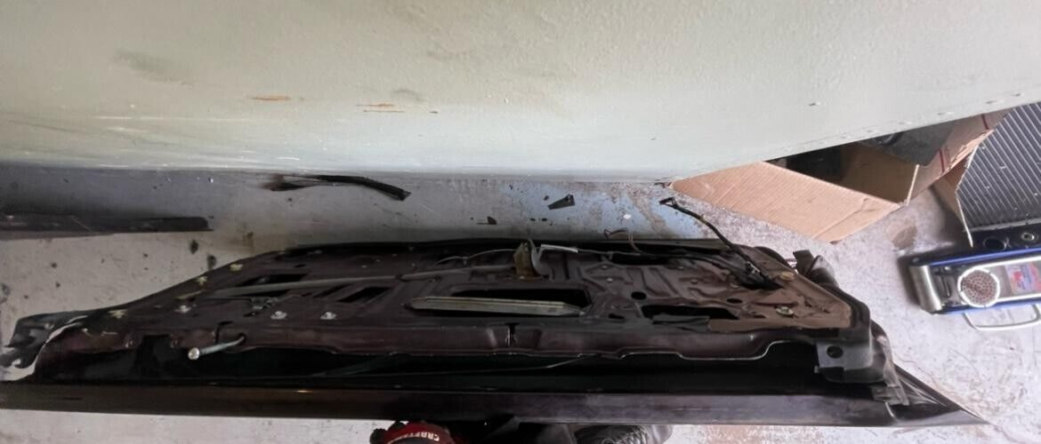 1981 - 1987 Buick Regal Oldsmobile Cutlass Supreme Passenger Side power Door