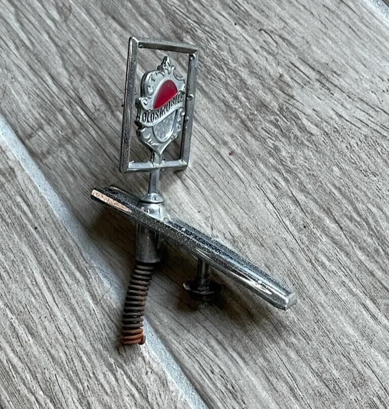 1981-86 Oldsmobile Cutlass Calais Salon 442 Hood Ornament Emblem