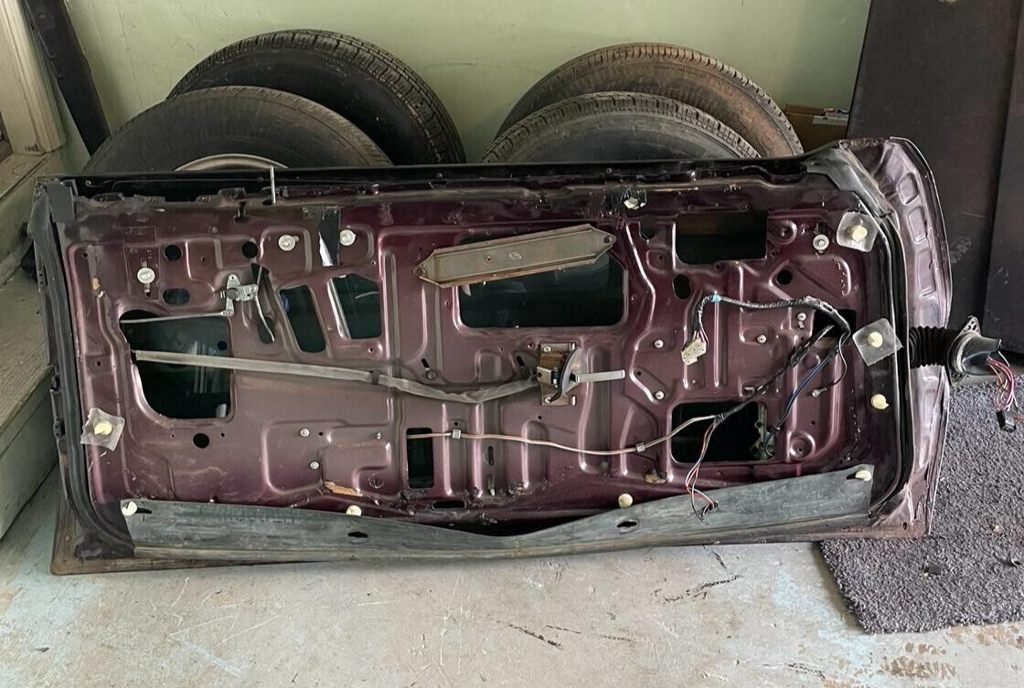 1981 - 1987 Buick Regal Oldsmobile Cutlass Supreme Passenger Side power Door