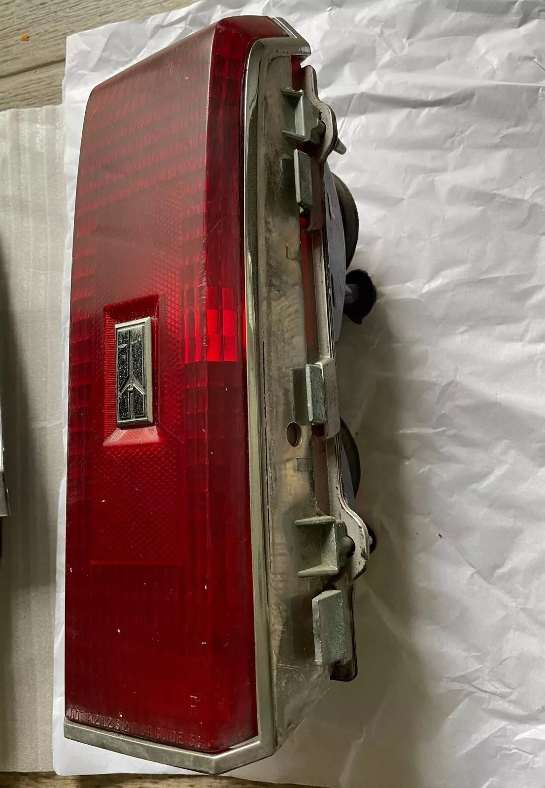 81-88 Oldsmobile Cutlass Supreme Salon RH Passenger Side Taillight