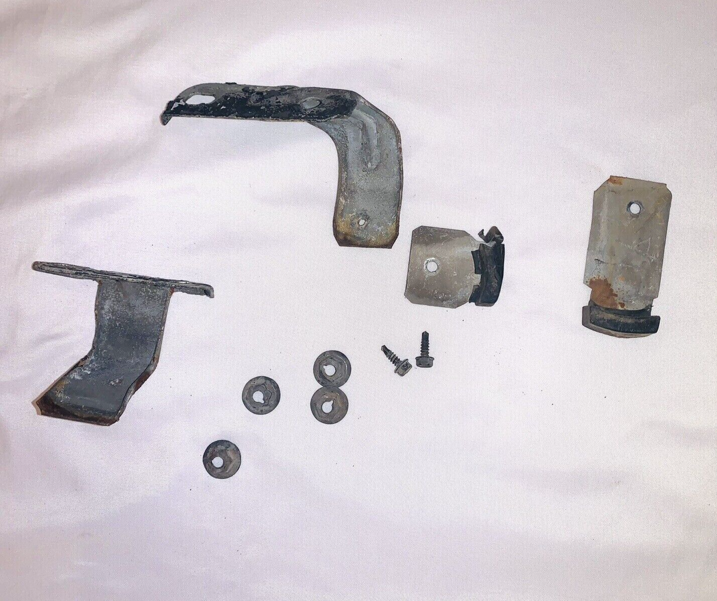 78 - 88 El Camino Monte Carlo Malibu Cutlass Windshield Cowl Brackets Stops