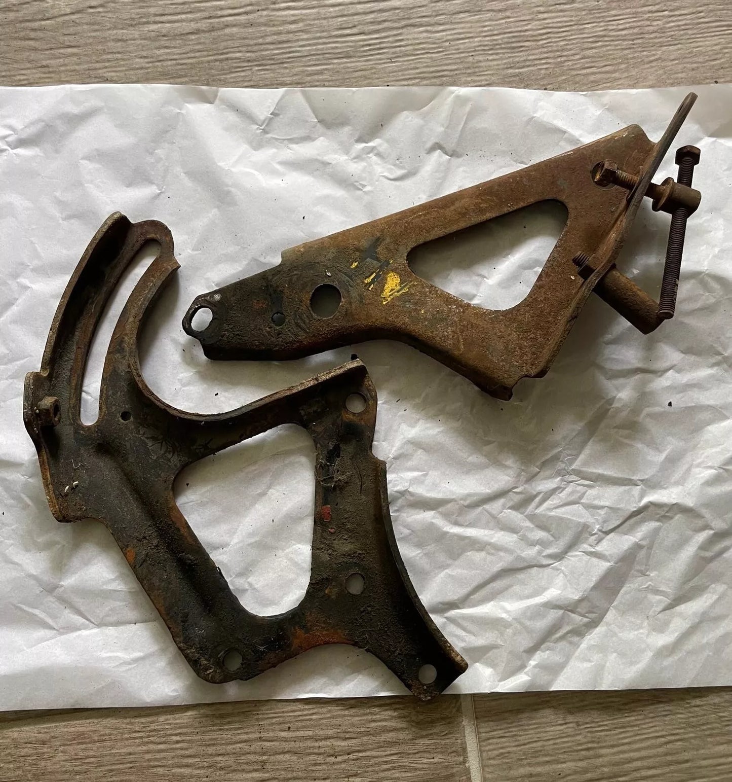 81-88 Oldsmobile Cutlass Supreme V8 AC Brackets Genuine OEM