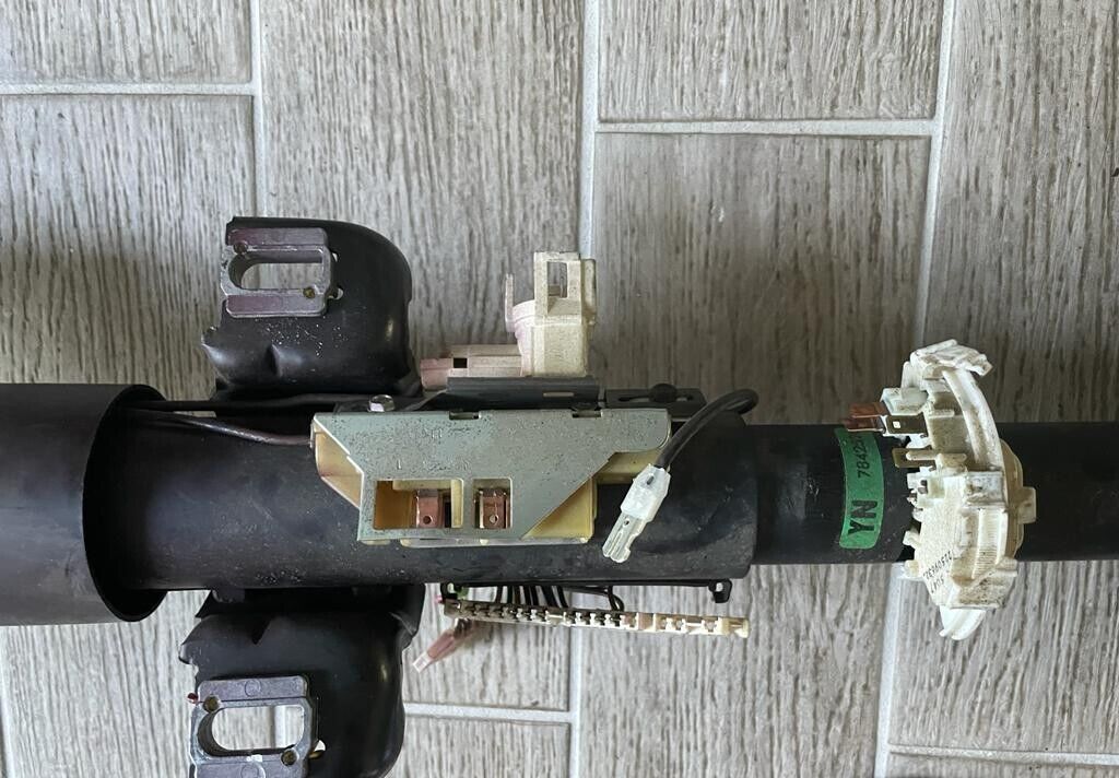 1981-87 Buick Regal Cutlass Column Shift Tilt Steering Wheel With Key GM