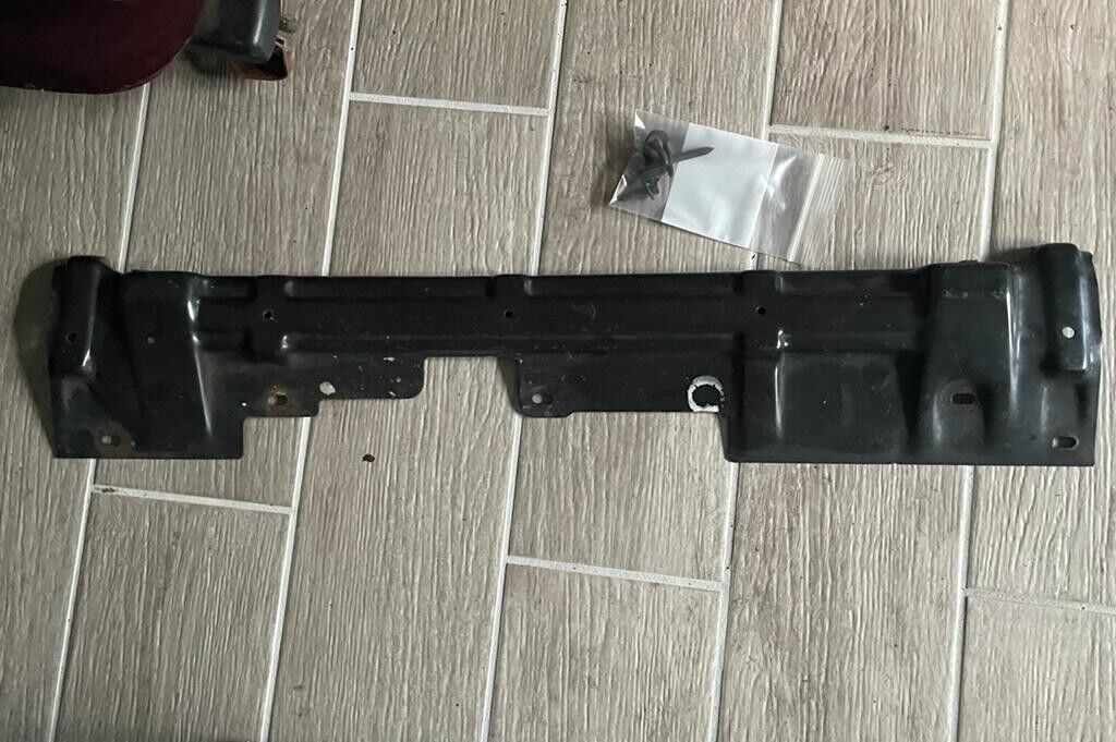 1978-1988 Oldsmobile Cutlass G-Body Radiator Bracket V8