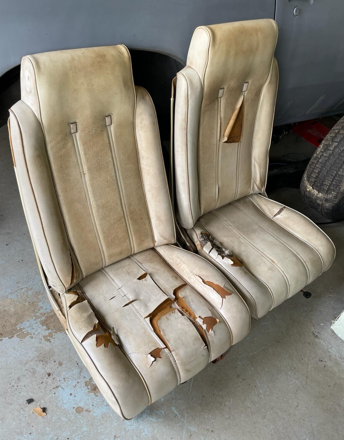 78-88 Monte Carlo El Camino Gbody White Front Seats Bucket Seats Set
