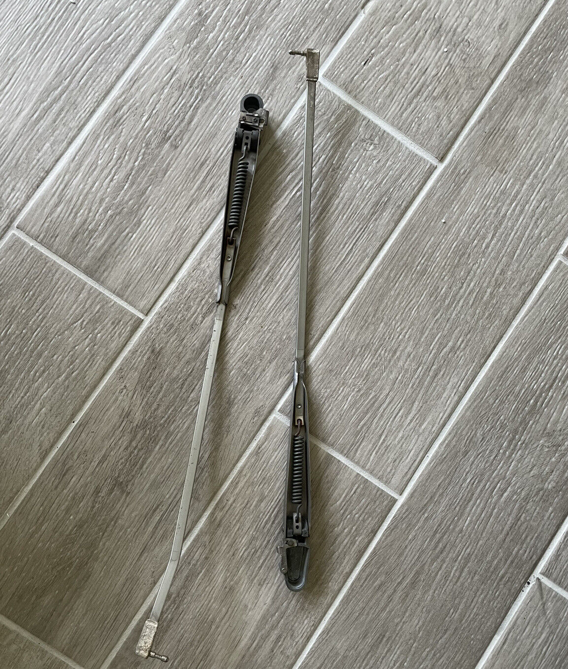 81-88 Oldsmobile Cutlass Supreme G-Body Wiper Arm Set Pair
