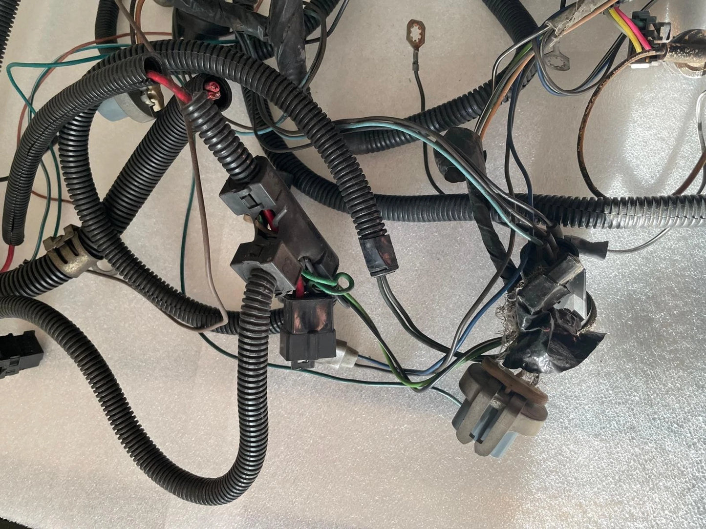 87-88 Oldsmobile RWD Cutlass Euro 442 Supreme Headlight Harness
