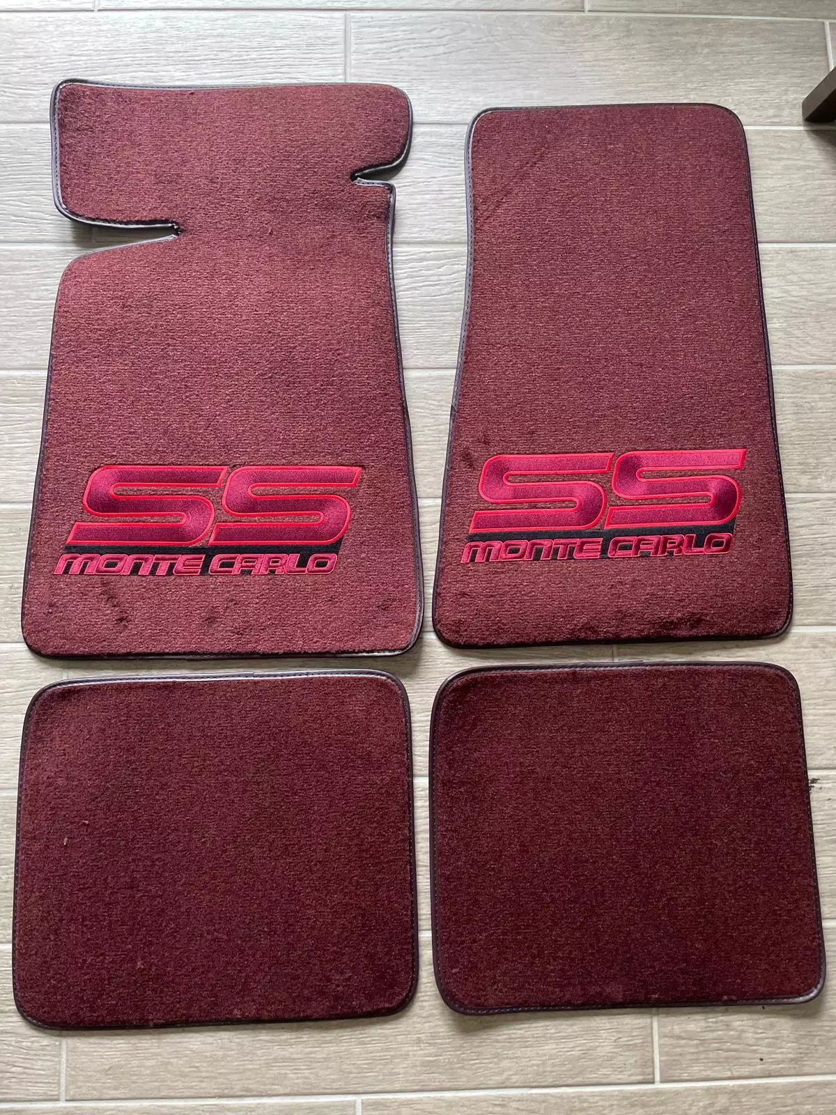 1983-1984 Monte Carlo SS Floor Mat Set with Logo