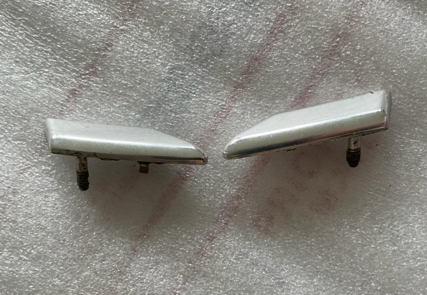 81-88 Cutlass Top of Fender Hood Trim Extension Chrome Trim Molding Pair